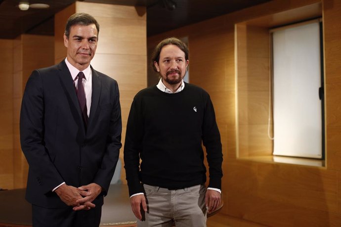 El president del Govern espanyol en funcions, Pedro Sánchez, i el secretari general d'Unides Podem, Pablo Iglesias, al Congrés dels Diputats.
