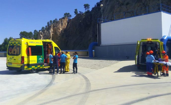Profesionales sanitarios durante el simulacro
