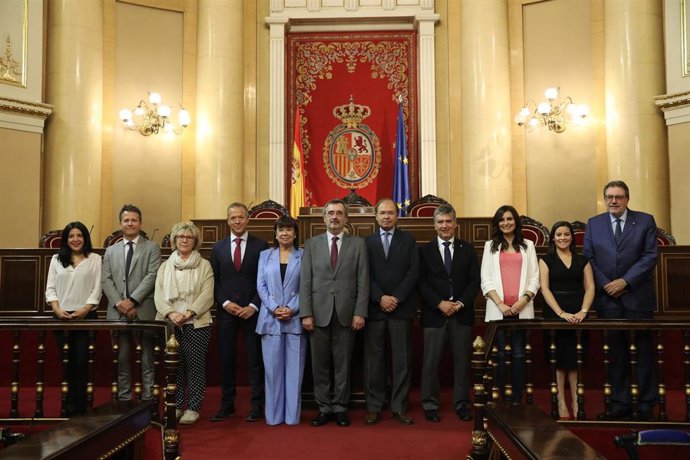 (I-D) La portavoz de Unidas Podemos en el Senado, Idoia Villanueva; el portavoz del PNV en el Senado Jokin Bildarratz; la portavoz de ERC, Mirella cortés; el portavoz del PSOE, Ander Gil; la vicepresidenta primera, Cristina Narbona; el presidente del Se