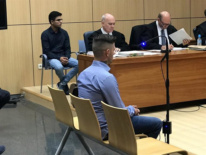 Los dos acusados de asesinar a un hombre en Sot de Chera, en el juicio