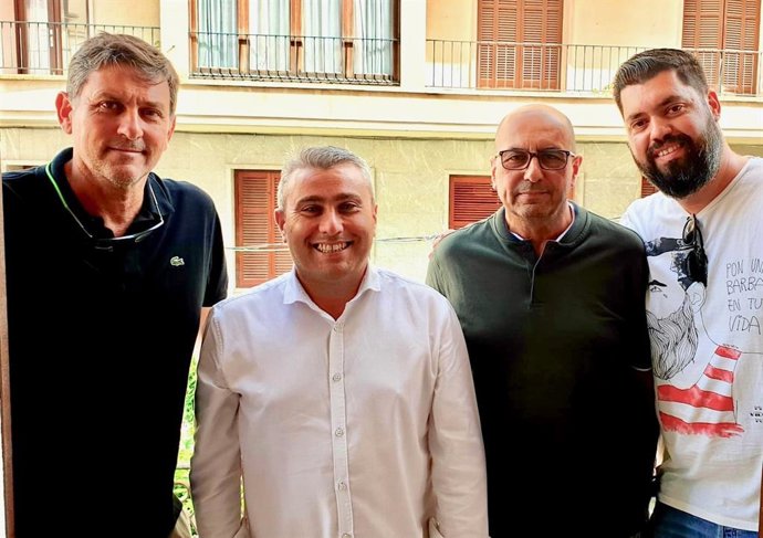 Secretario general socialista de Inca, Virgilio Moreno, y el regidor de El Pi de Inca, Gori Ferr,