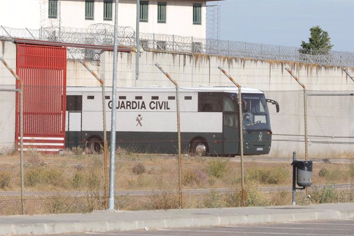 Els presos sobiranistes arriben aquest dimecres a Catalunya i aniran a les presons d'origen