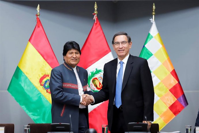Los presidentes de Bolivia, Evo Morales, y Perú, Martín Vizcarra