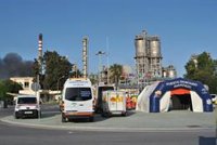 Uno de los atendidos por el incendio de San Roque (Cádiz) es evacuado a un hospital para su valoración