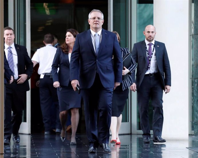   El Partido Liberal australiano ha elegido este viernes al hasta ahora ministro del Tesoro Scott Morrison como su nuevo líder, por lo que se convertirá en el nuevo primer ministro del país, tras derrotar a sus otros dos rivales, entre los que no se en