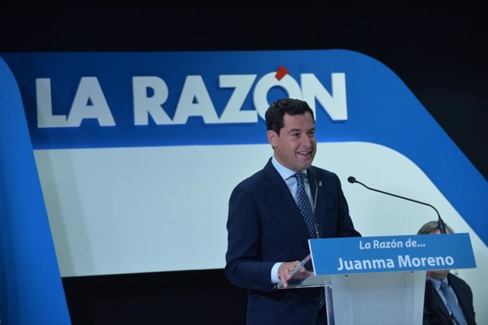 El presidente de la Junta, Juanma Moreno, en un acto de La Razón