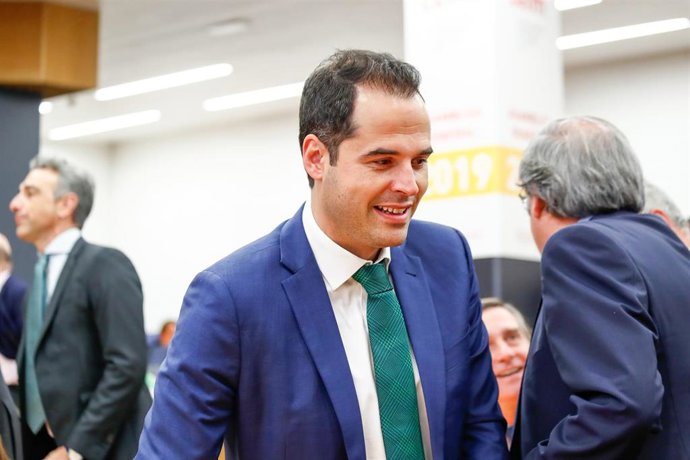 El candiato de Ciudadanos a la presidencia de la Comunidad de Madrid, Ignacio Aguado, en el acto de elección del presidente de la Asamblea General del CEIM.