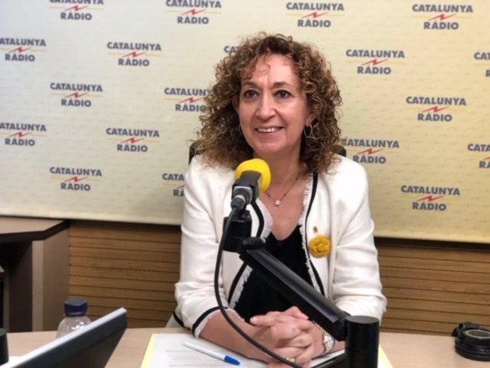 La consellera Ester Capella en una entrevista de Catalunya Rdio