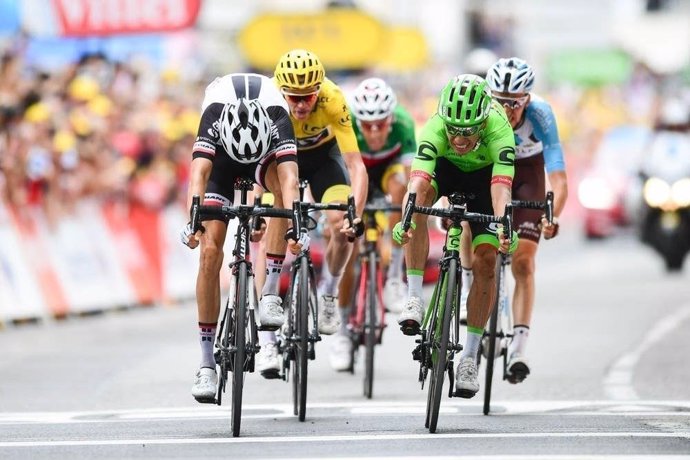    La Unión Ciclista Internacional (UCI) ha anulado la sanción de 20 segundos impuesta al colombiano Rigoberto Urán (Cannondale Drapac) tras la duodécima etapa del Tour de Francia, según confirmó el director del equipo de Cannondale Drapac, Jonathan Vau