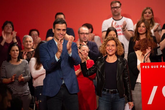 Pedro Sánchez i Meritxell Batet en un míting del PSC a Badalona, Barcelona