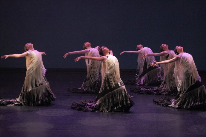 Nota Y Fotos/ El Cad Clausura El Curso 2018/19 Con La Puesta En Escena De Amalgama