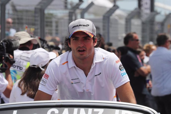 23 June 2019, France, Le Castellet: Spainsh Formula One driver Carlos Sainz Jr. of team McLaren arrives for the 2019 Grand Prix of France at Circuit Paul Ricard. Photo: -/Lapresse via ZUMA Press/dpa