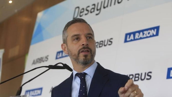 El consejero de Hacienda, Juan Bravo, durante la conferencia organizada por La Razón