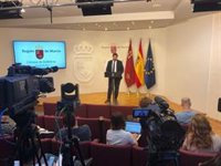 López Miras asegura que bajará los impuestos "sí o sí" si es presidente y achaca el déficit a la infrafinanciación