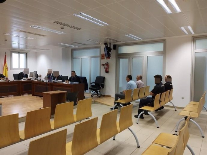 Juicio contra un acusado de matar a la hija de su vecina en Alicante molesto por los ruidos de la madre