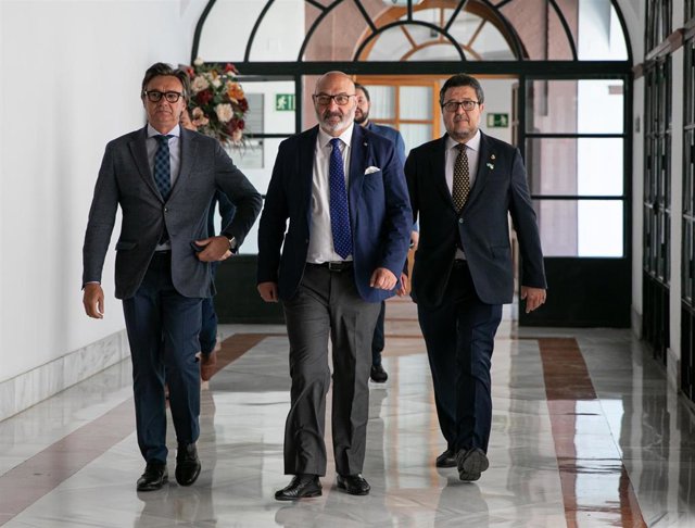 Alejandro Hernández (c) y  Francisco Serrano (d).