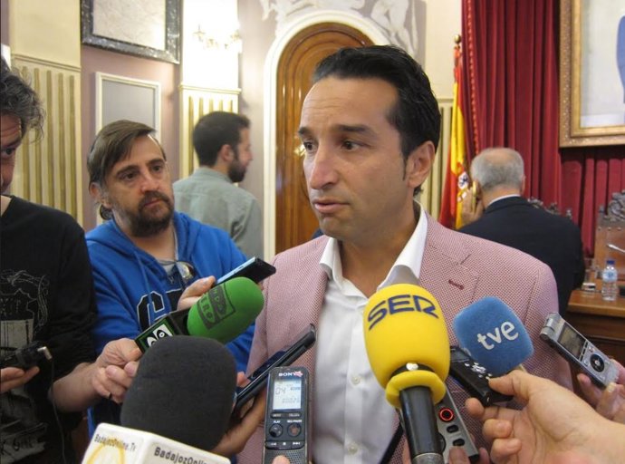 El portavoz del Grupo Socialista de Badajoz, Ricardo Cabezas, en una foto de archivo