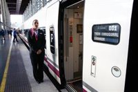 Renfe oferta billetes combinados para viajar entre Madrid y Almería a través del AVE de Granada por 84 euros