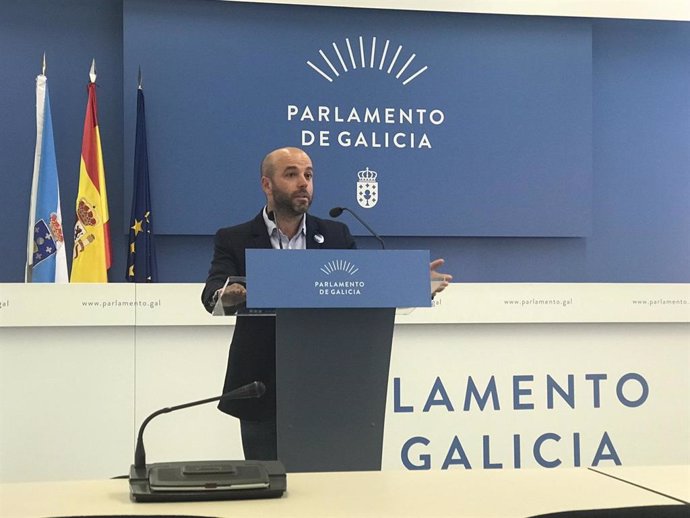 Luís Villares, portavoz de En Marea, en la rueda de prensa posterior a la junta de portavoces del Parlamento de Galicia