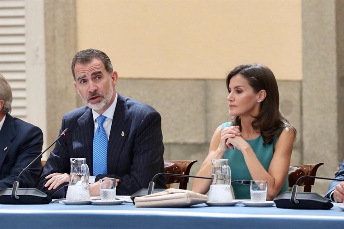 El Rey don Felipe VI y la reina doña Letizia asisten a la reunión de carácter anual con los miembros de los patronatos de la Fundación Princesa de Asturias.