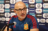 De la Fuente: "Intentaremos dominar como lo hicimos contra Polonia"