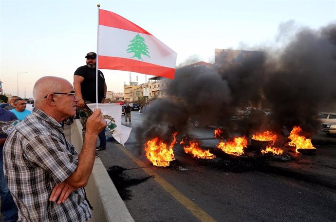 Protesta de veteranos libaneses cerca de Beirut