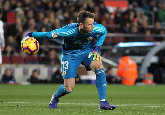 Neto of Valencia in action during La Liga Spanish championship, , football match between Barcelona and Valencia, February 02th, in Camp Nou Stadium in Barcelona, Spain.