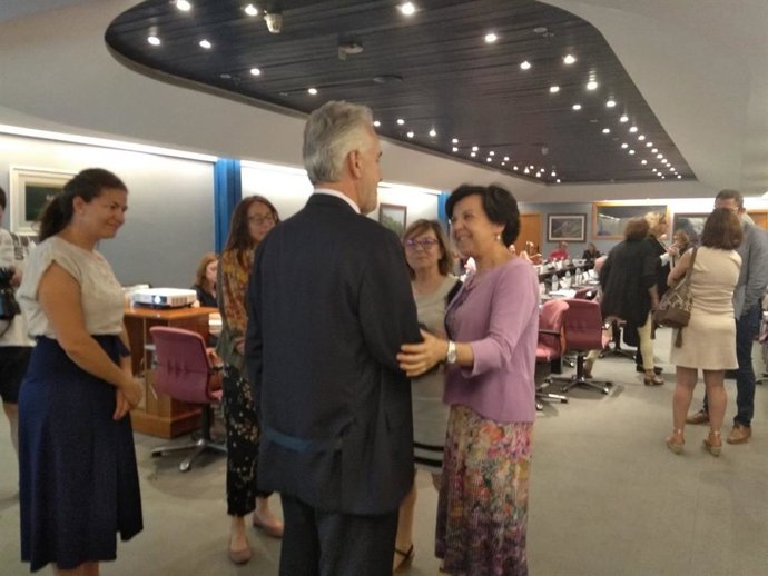 María Jesús Álvarez al inicio de la reunión.