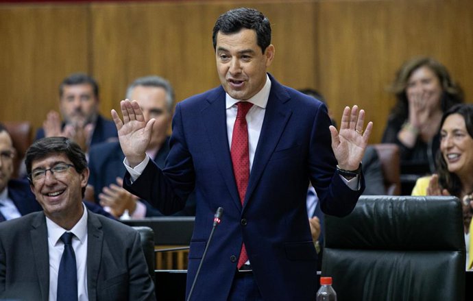 Segunda jornada del Pleno del Parlamento andaluz. El presidente de la Junta de Andalucía, Juanma Moreno.
