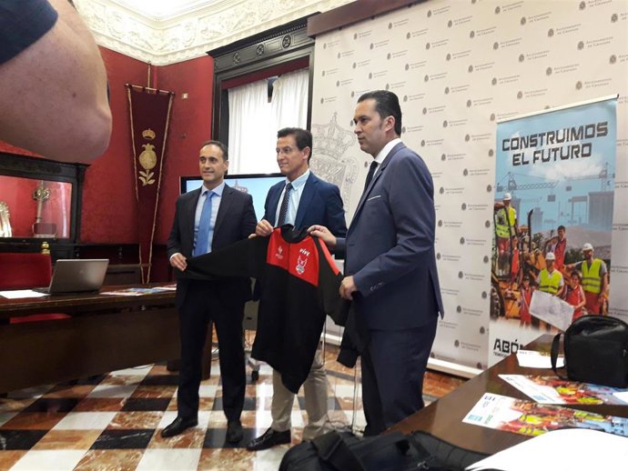 El alcalde de Granada, Luis Salvador (Cs), en rueda de prensa