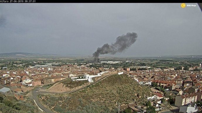 Imangen del incendio en una empresa del polígono 'El Pilar' de Alfaro