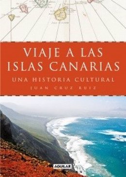 El escritor Juan Cruz publicado su nuevo libro, 'Viaje a las islas Canarias' (Aguilar)