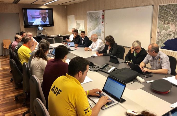 Reunión del Comité Técnico por riesgo de incendio y ola de calor en la Conselleria de Interior, presidido por la consellera de Agricultura, Teresa Jord, y por el conseller de Interior, Miquel Buch, por videoconferencia desde Vinebre (Tarragona)