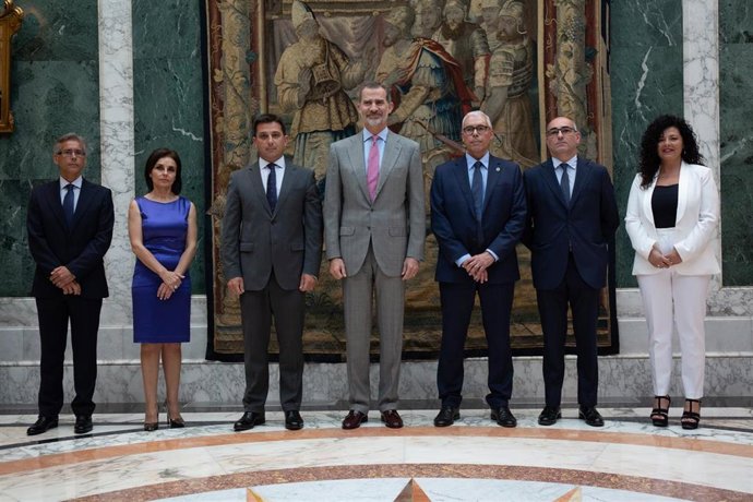 El Rey Felipe VI durante su audiencia en Barcelona a una representación del Ilustre Colegio de Abogados deTarragona