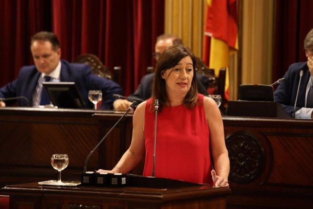 La presidenta del Govern, Francina Armengol, durante la segunda jornada del debate de investidura.