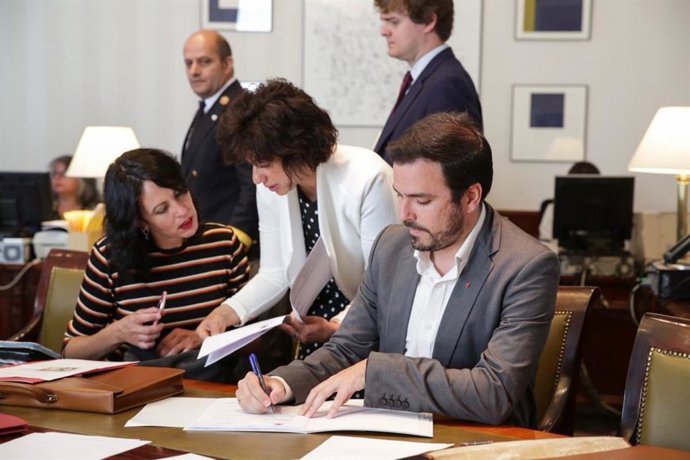 Alberto Garzón y Eva García Sempere se acreditan como diputados del Congreso