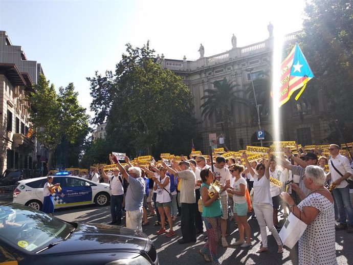 Protesta ante la Delegación del Gobierno en Catalunya