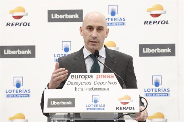 El presidente de la Real Federación Española de Fútbol, Luis Rubiales, interviene en un Desayuno Deportivo de Europa Press. LUIS  RUBIALES ;
