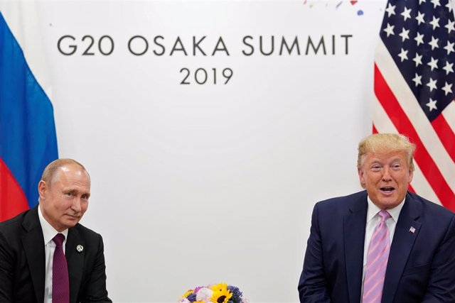 El presidente de Estados Unidos, Donald Trump, y su homólogo ruso, Vladimir Putin, antes de su reunión al margen de la cumbre del G20