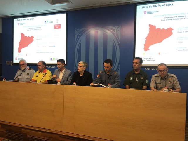 Rueda de prensa de la directora de Protección Civil Isabel Ferrer y los cuerpos de emergencia