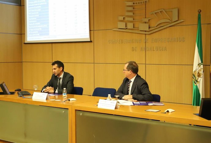 Presentación del informe Loyola Economic Outlook con proyecciones macroeconómicas Verano 2019.