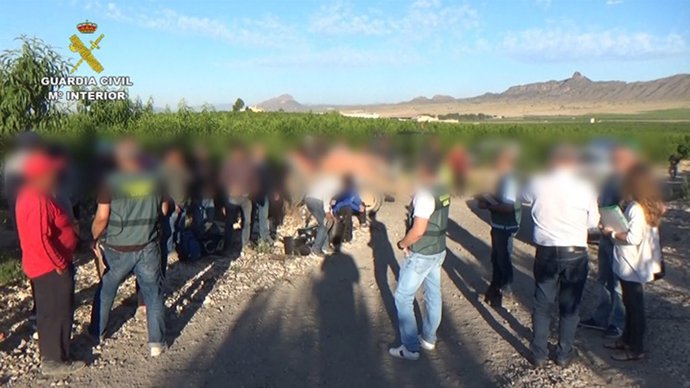 Desarticulado un grupo delictivo dedicado a explotar a trabajadores extranjeros en Archena, Molina y Murcia