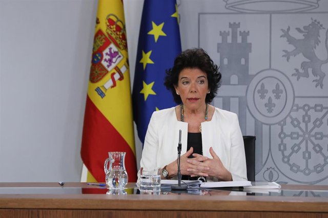 La ministra Portavoz, y de Educación y Formación Profesional en funciones, Isabel Celaá, comparece ante los medios de comunicación tras la reunión del Consejo de Ministros en Moncloa.