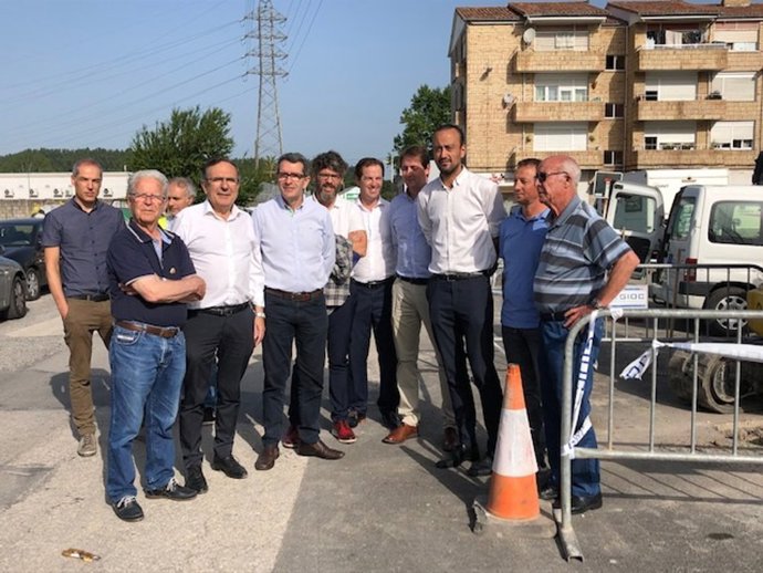 Visita a las obras de saneamiento de la calle del Agua en Barreda (Torrelavega)