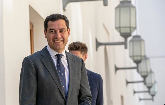 El presidente de la Junta, Juanma Moreno, en el Parlamento en una foto de archivo