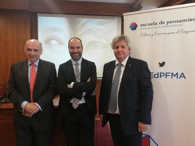 José Miguel Rodríguez-Pardo (I), Fernando Ariza y  Eduardo Íscar.