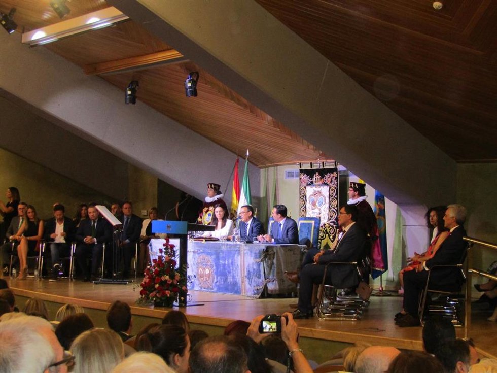 Un momento del acto de constitución de la nueva Diputación.
