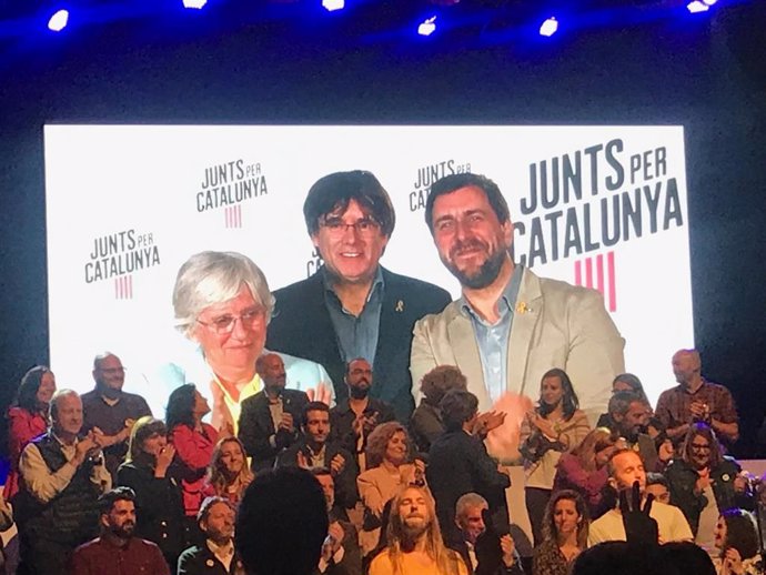 Clara Ponsatí, Carles Puigdemont i Toni Comín, en videoconferncia