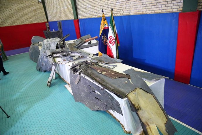 Restos del dron estadoundiense derribado por Irán en el estrecho de Ormuz