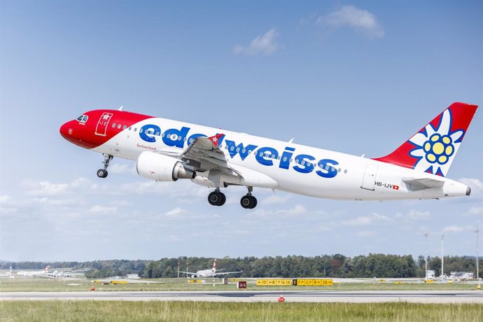 La aerolínea suiza Edelweiss ofrece a sus viajes compensar las emisiones de carbono
